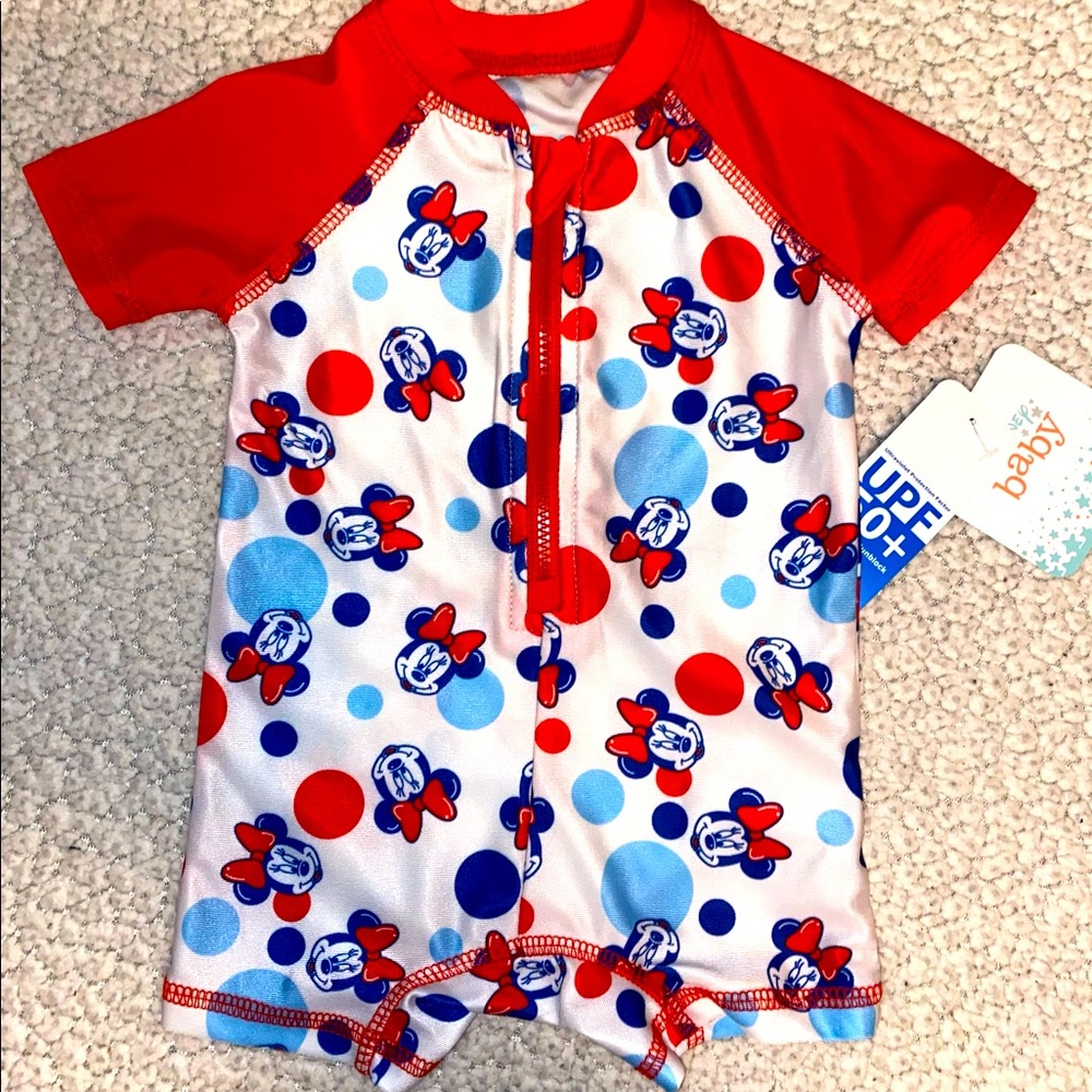 New cute 🥰 Minnie Mouse bathing suit.